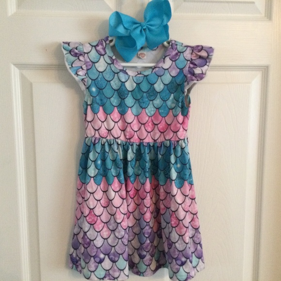 100 Company Mermaid Scale Dress with Matching Bow, no size tag - Picture 1 of 5